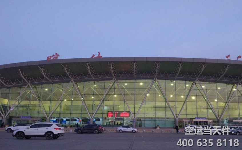 烏魯木齊地窩堡機場到喀什空運